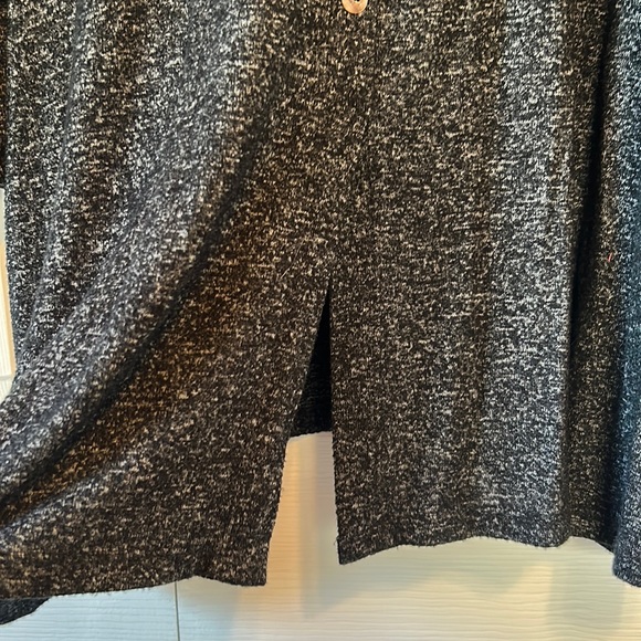 Black casual soft sweater tee - Picture 3 of 3